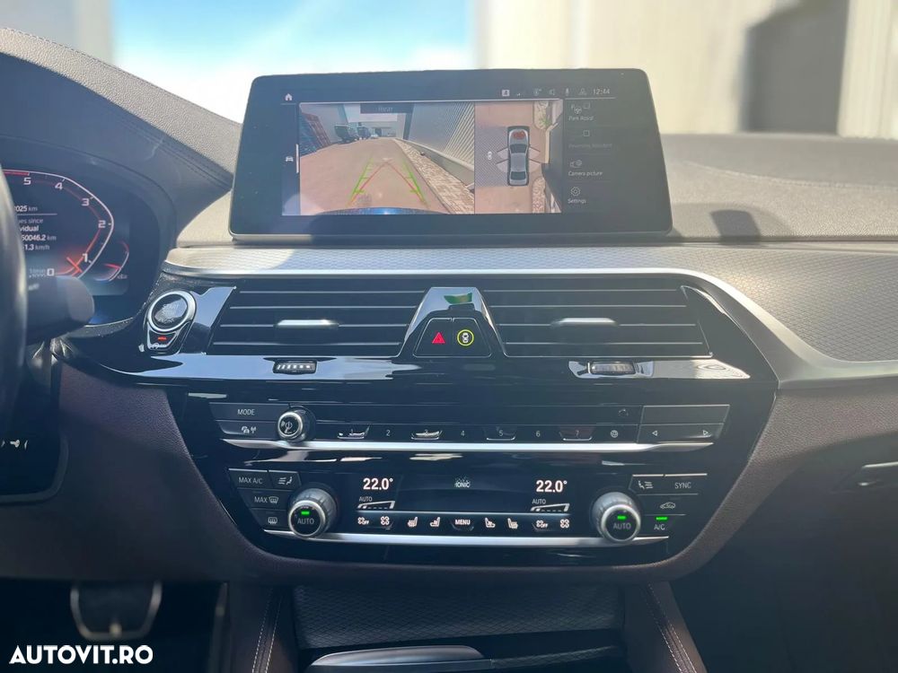 BMW Seria 5 530d xDrive AT - 2