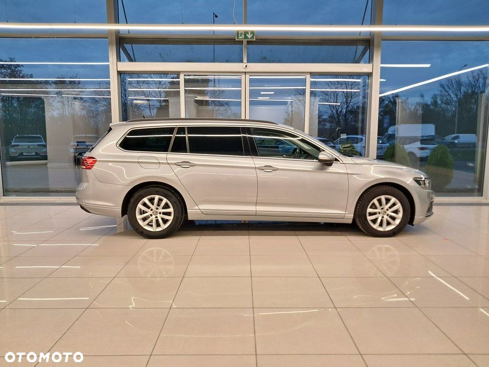 Volkswagen Passat - 8