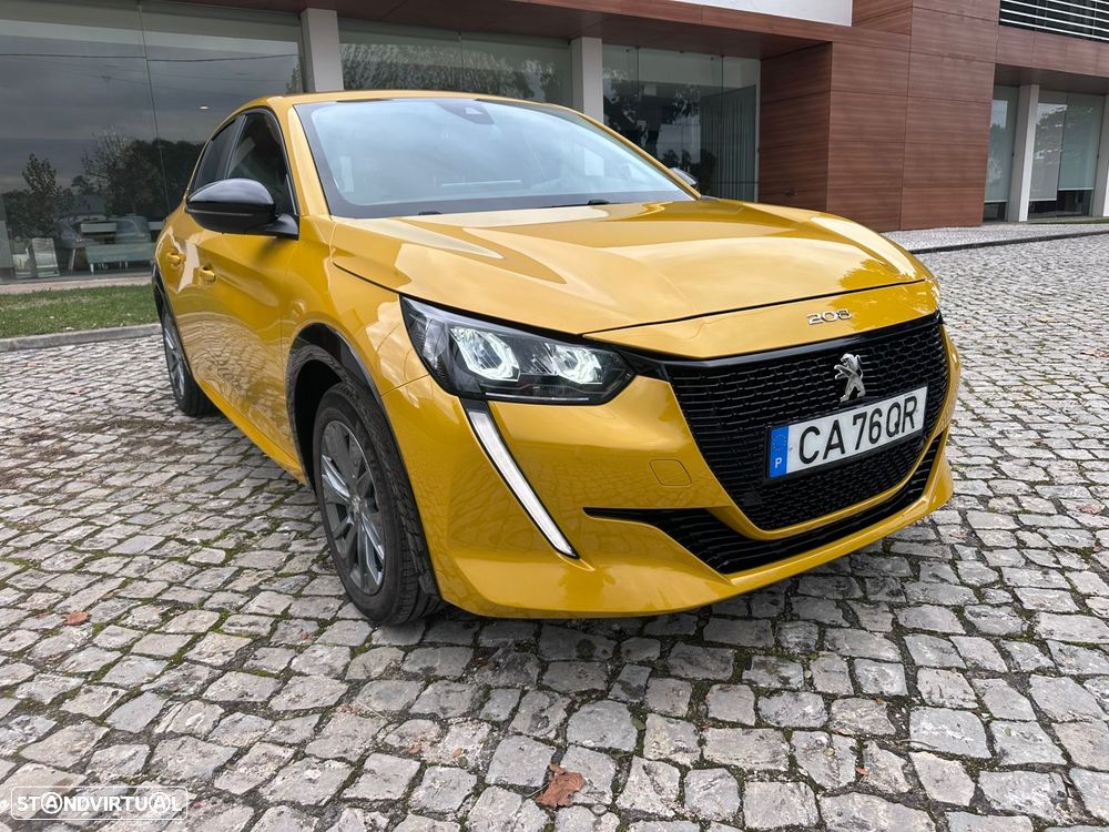 Peugeot e-208 Allure - 8