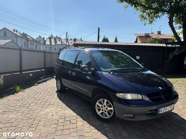 Chrysler Voyager LE 2.5L TD - 11