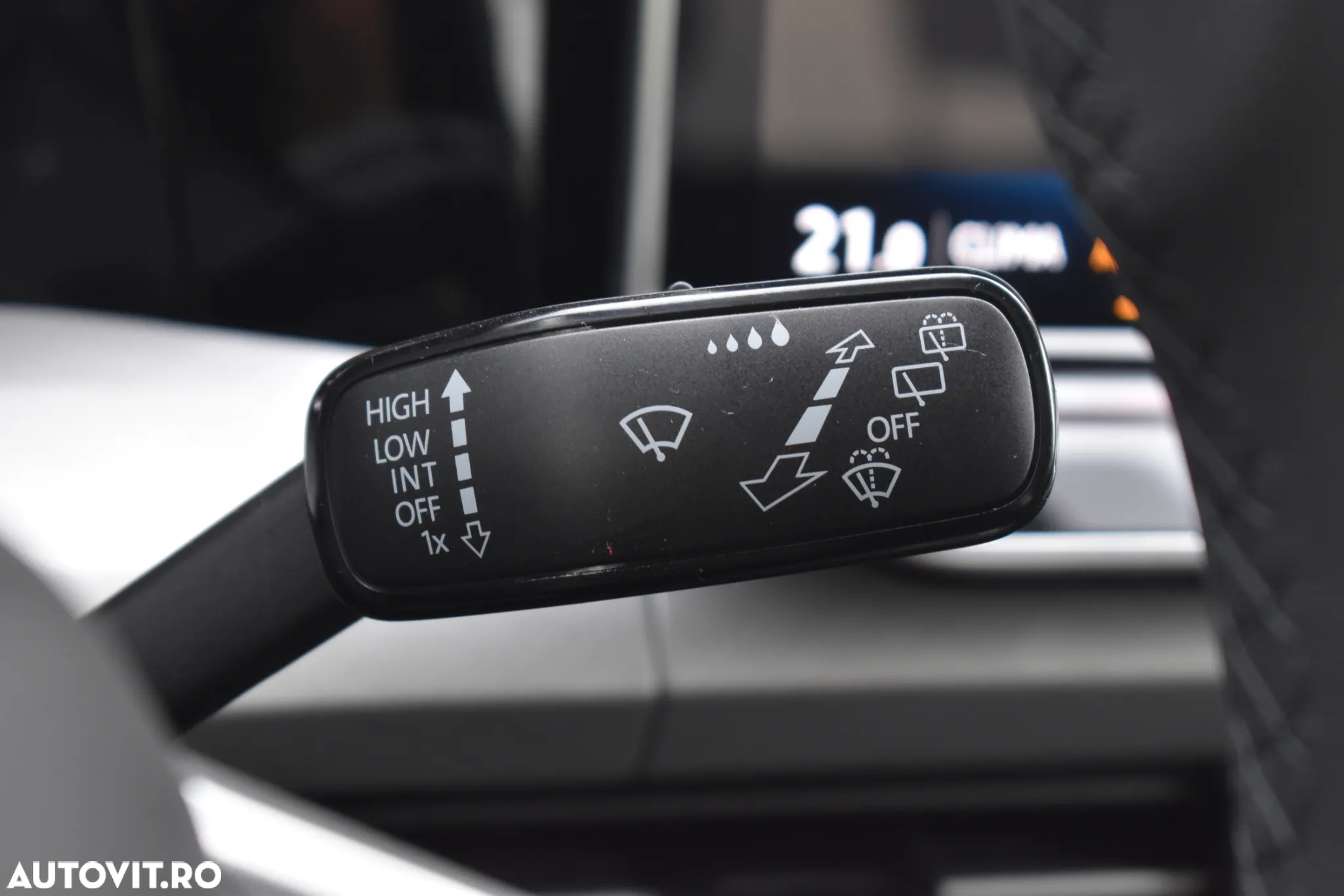 Volkswagen Golf - 17