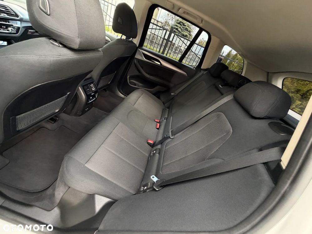 BMW X3 xDrive20i GPF Advantage - 31