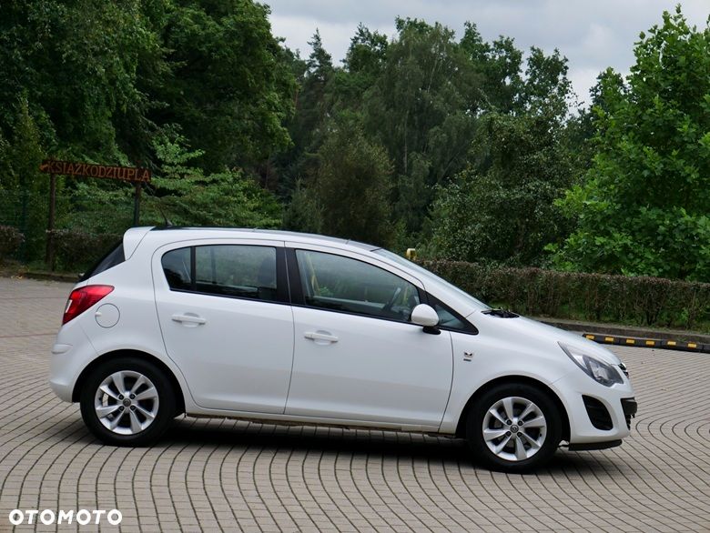 Opel Corsa 1.4 16V Innovation - 24