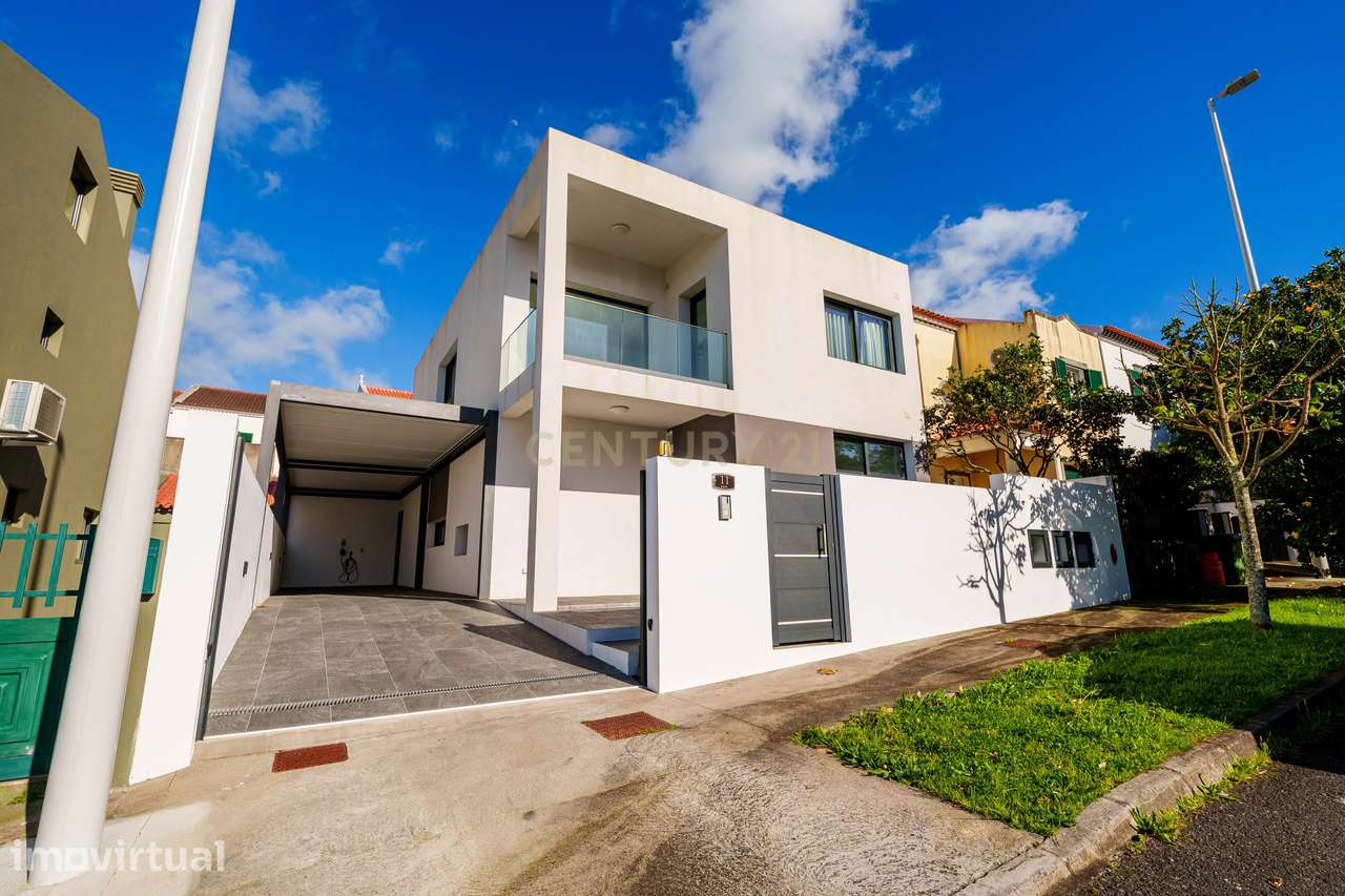 Moradia T3 Moderna em Localização Premium, Perto das Praias - Grande imagem: 2/53