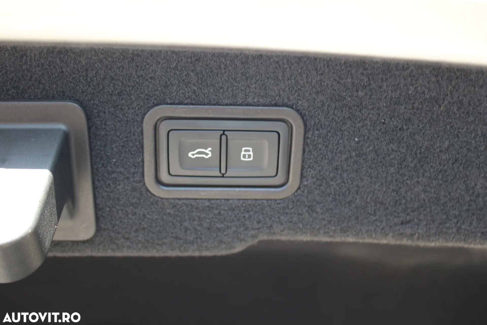 Audi A8 55 TFSI quattro Tiptronic MHEV - 27