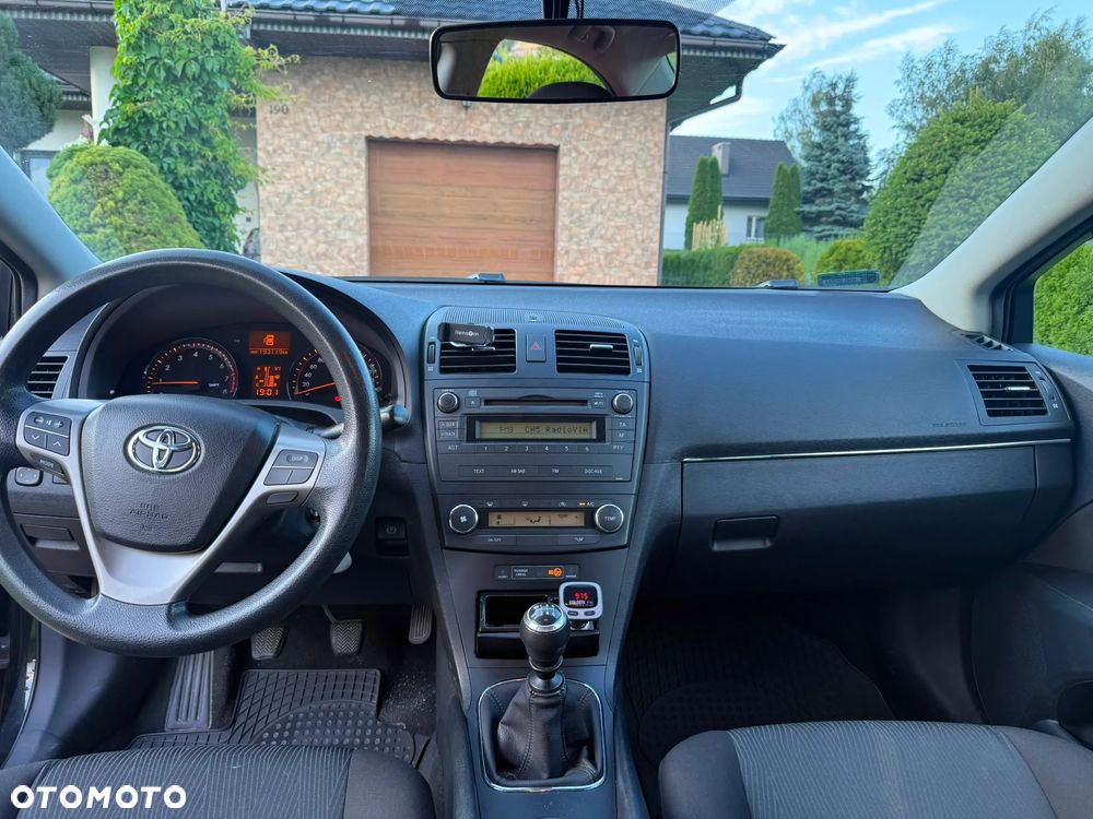 Toyota Avensis 1.8 Luna - 13
