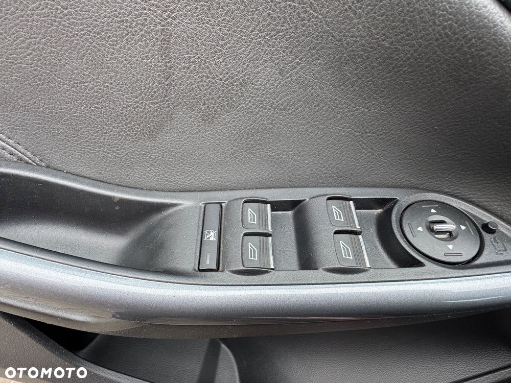 Ford Focus 1.6 EcoBoost Start-Stopp-System Titanium - 12
