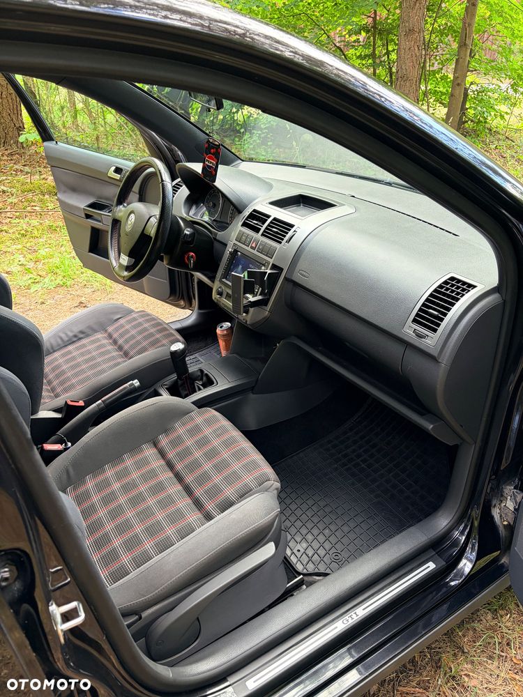Volkswagen Polo 1.8T GTI - 13
