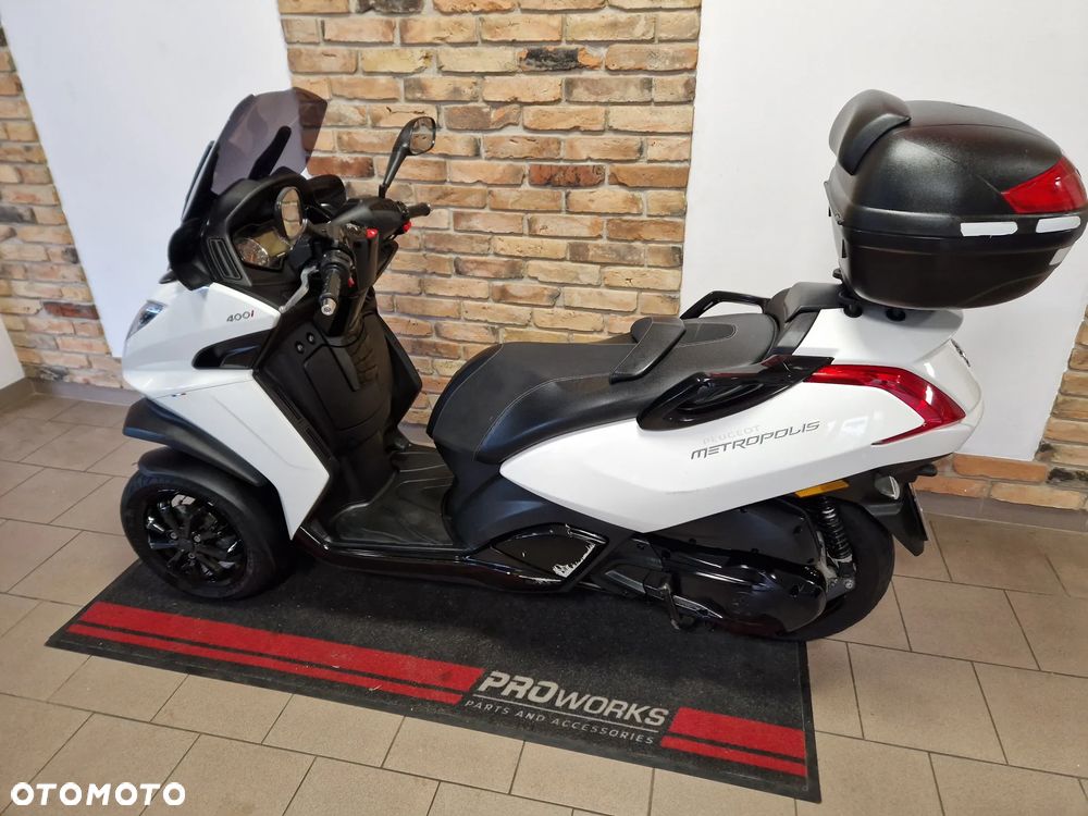 Peugeot Metropolis - 2