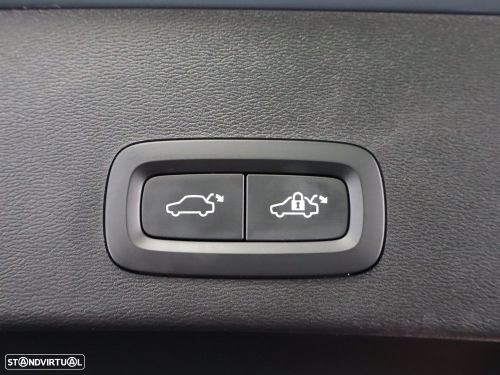 Volvo XC 40 1.5 T5 PHEV Core - 25