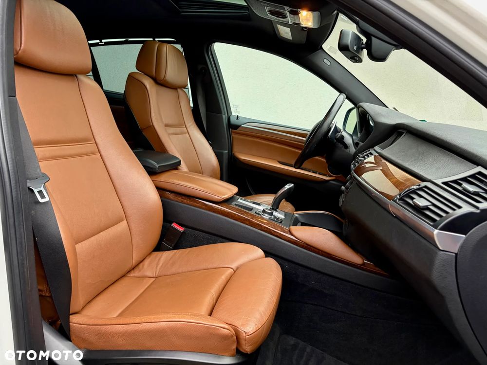 BMW X6 xDrive35i - 16