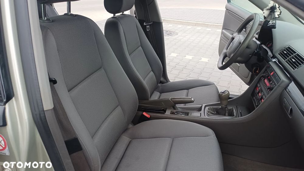 Audi A4 Limousine - 33