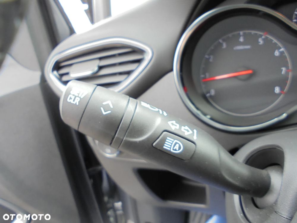 Opel Crossland X - 25