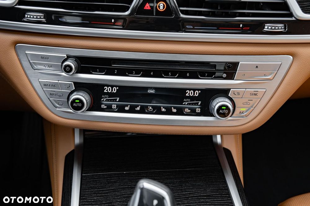 BMW Seria 7 740Li xDrive - 22