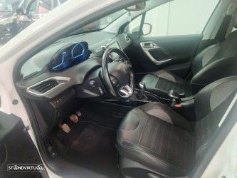 Peugeot 2008 1.2 PureTech Allure - 29