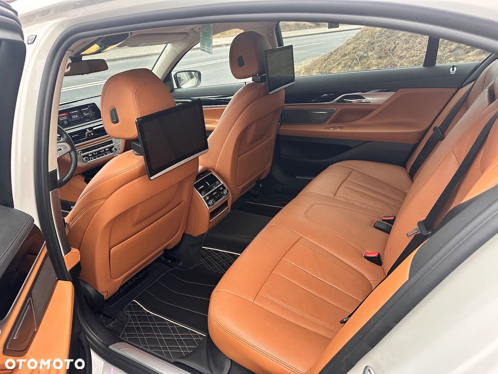 BMW Seria 7 740Li xDrive - 12