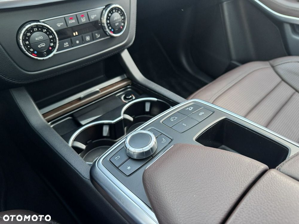 Mercedes-Benz GL 63 AMG 4Matic AMG Speedshift Plus 7G-TRONIC - 32
