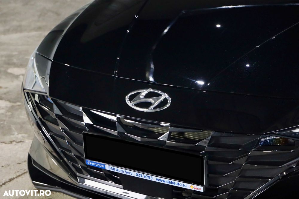 Hyundai Elantra - 27