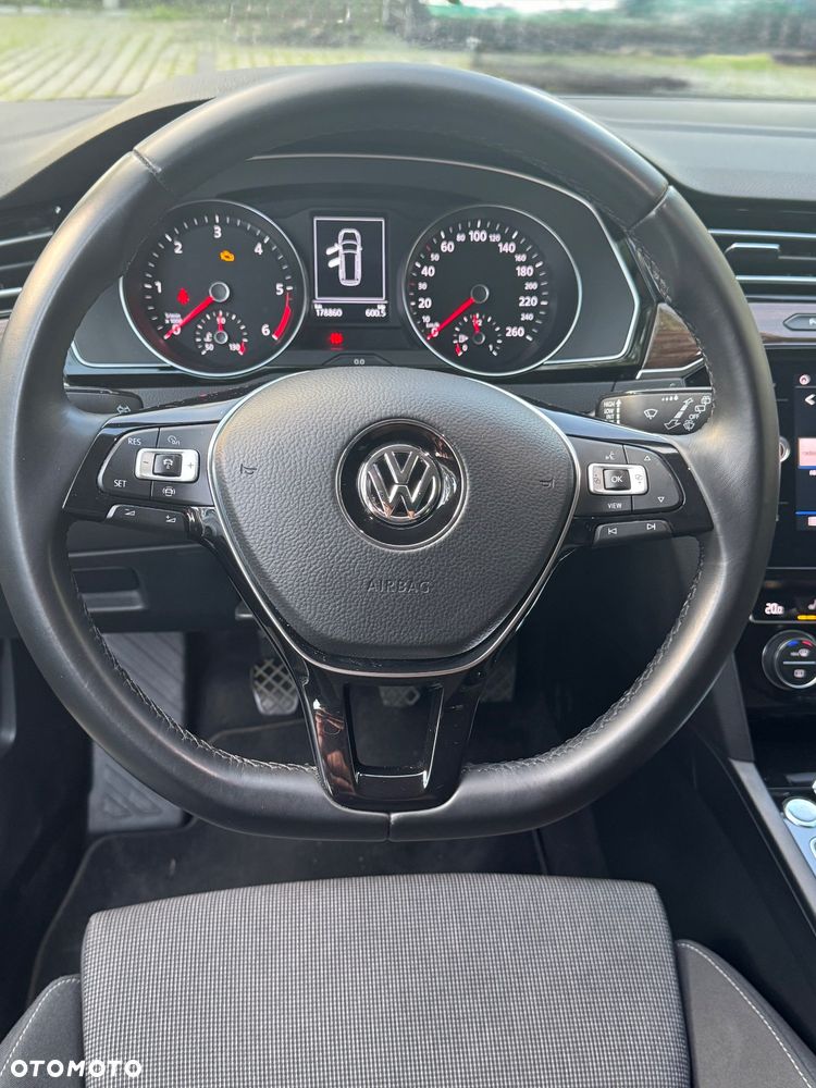 Volkswagen Passat 2.0 TDI SCR Comfortline - 23