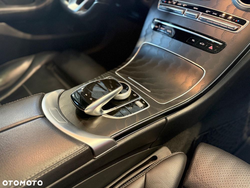 Mercedes-Benz Klasa C 200 d 9G-TRONIC AMG Line - 17