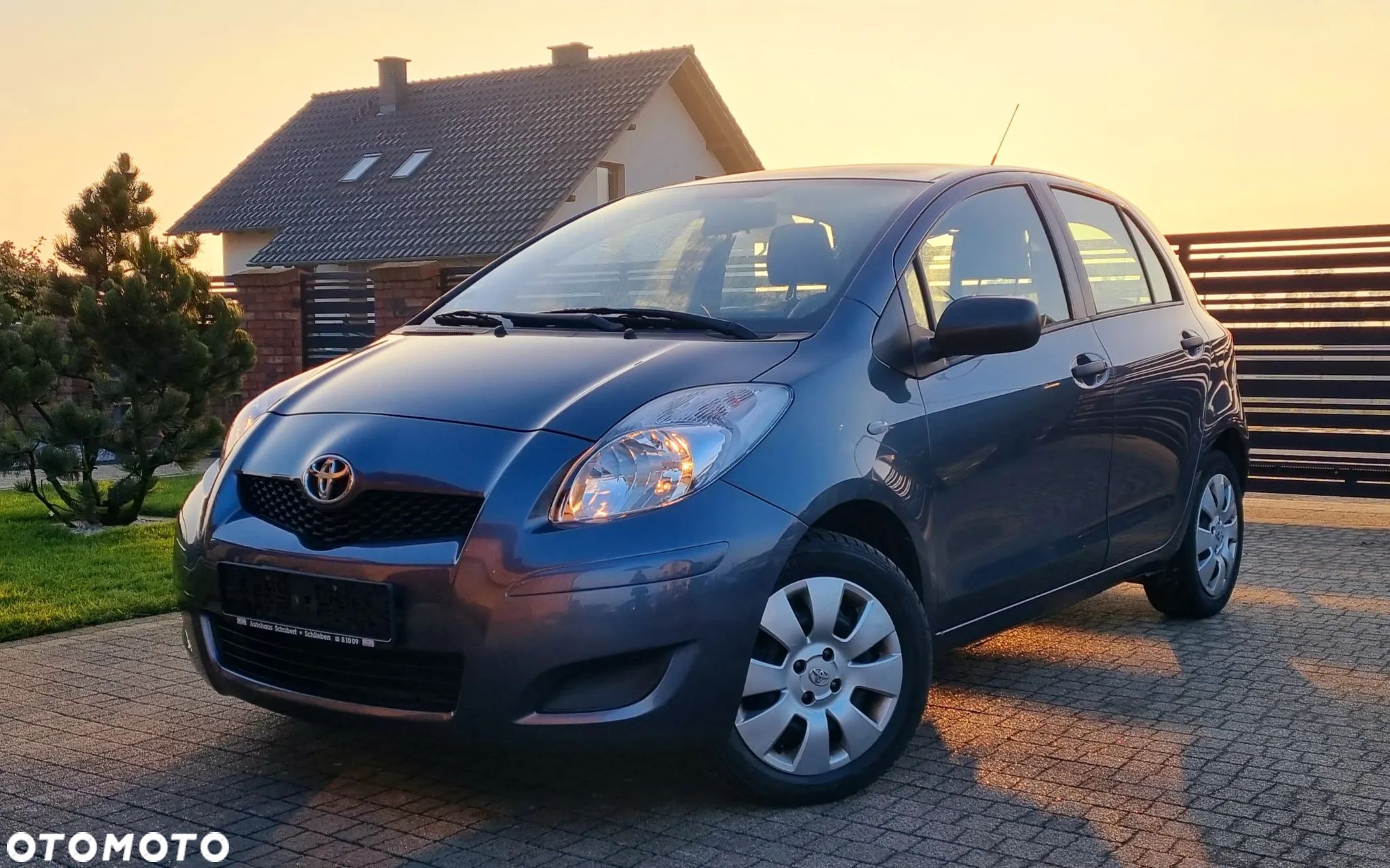 Toyota Yaris 1.0 Active - 1