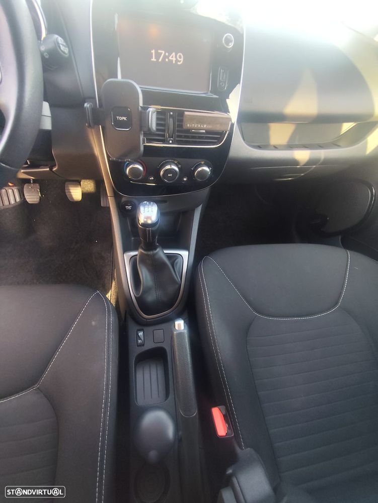 Renault Clio Sport Tourer - 10