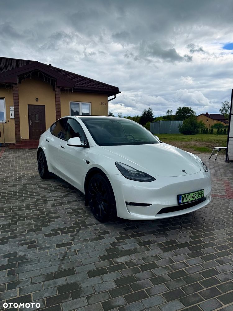 Tesla Model Y Performance AWD - 2