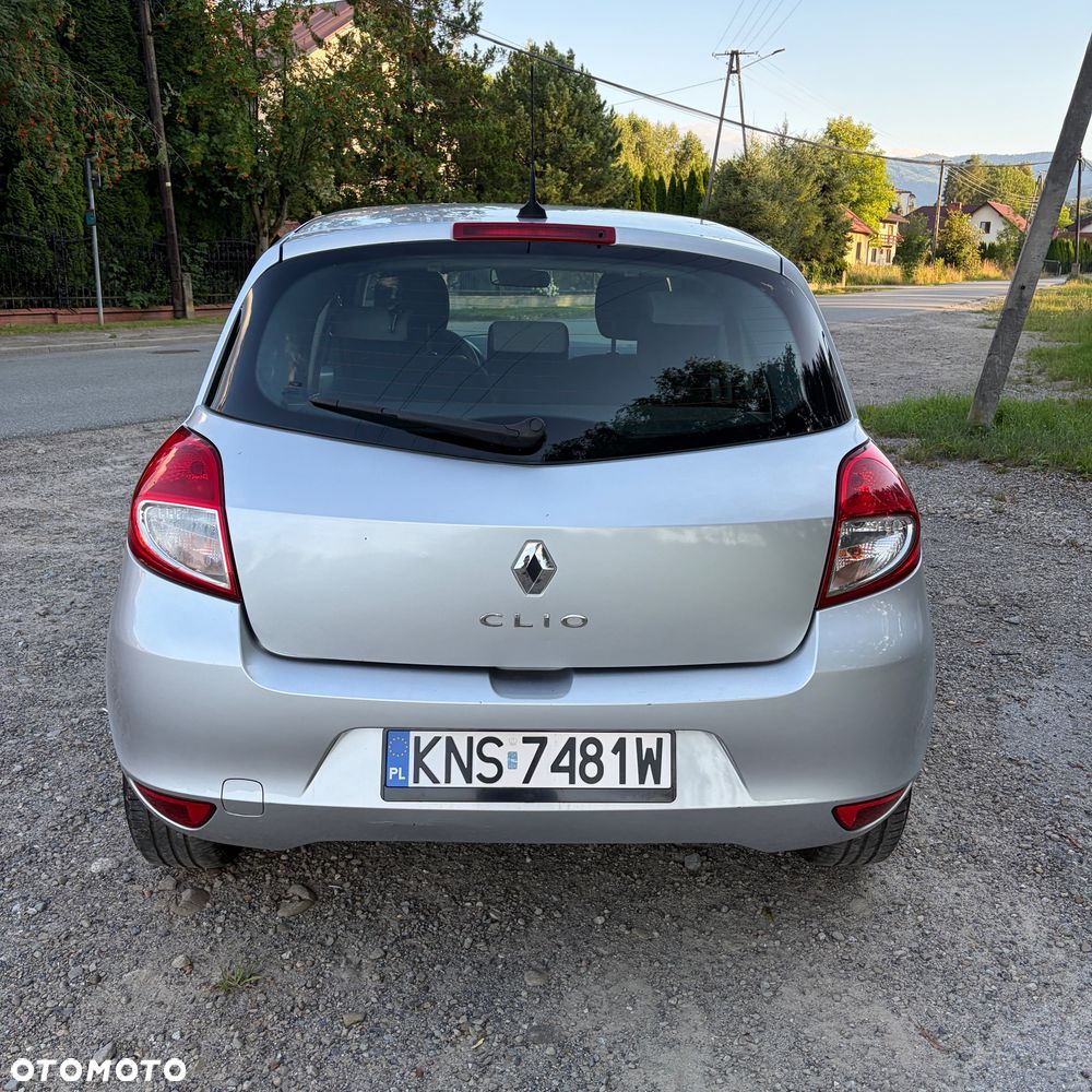 Renault Clio 1.2 16V 75 TomTom Edition - 8