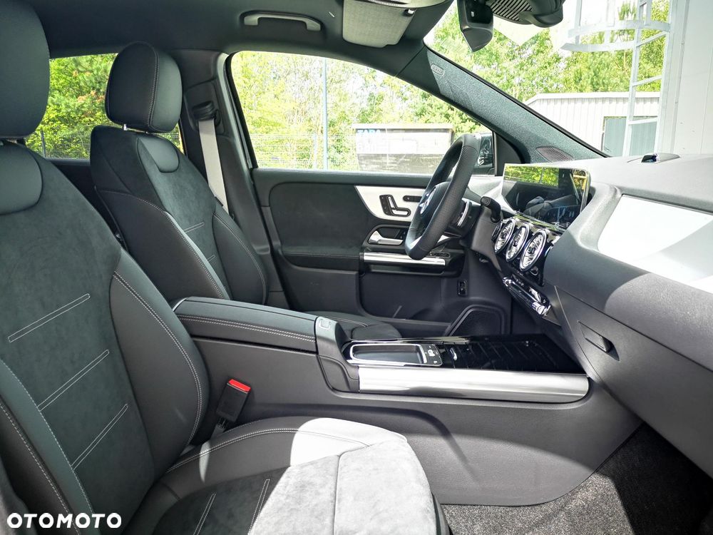 Mercedes-Benz GLA 200 d 4-Matic AMG Line - 11