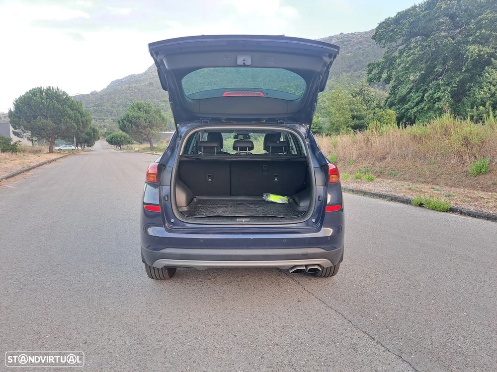 Hyundai Tucson 1.6 CRDi Premium +P.Pele+P.Style - 37