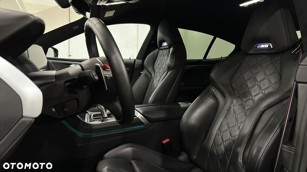 BMW M8 Competition - 11