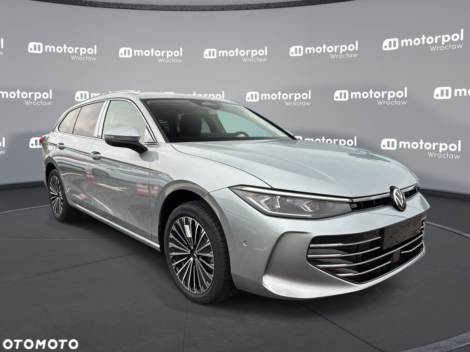 Volkswagen Passat - 12