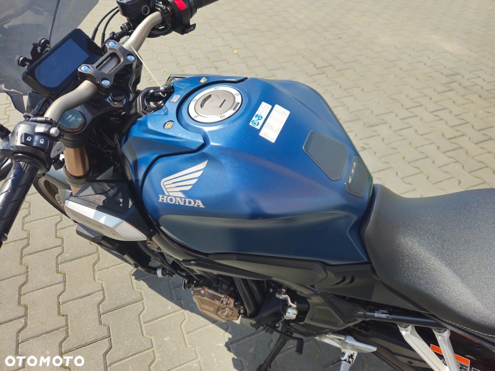 Honda CB - 23