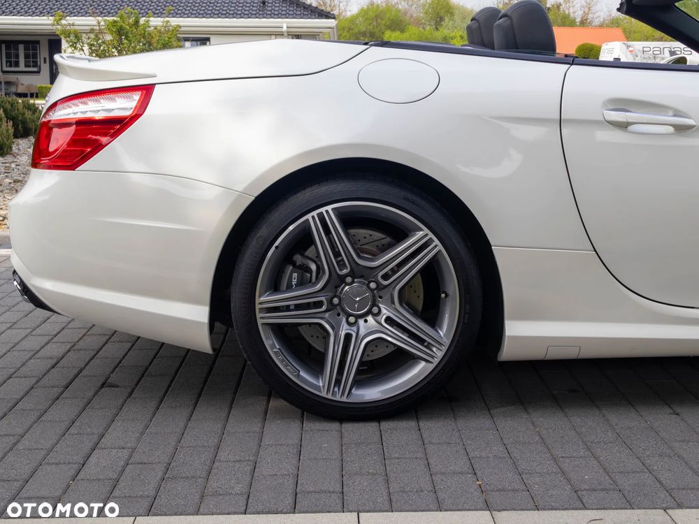 Mercedes-Benz SL 63 AMG - 35