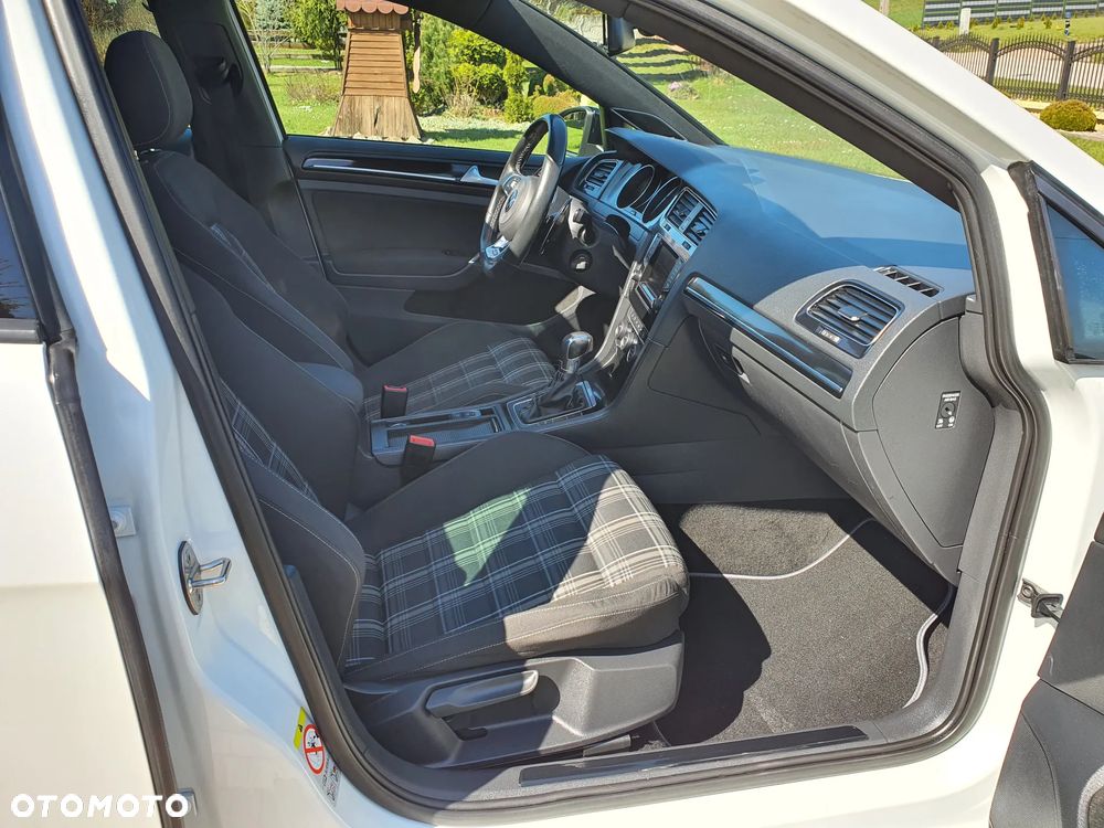 Volkswagen Golf GTD (BlueMotion Technology) DSG - 34