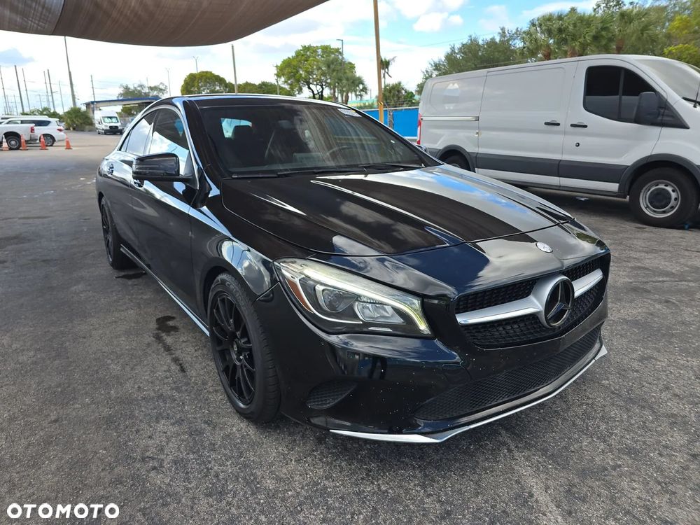 Mercedes-Benz CLA 250 7G-DCT AMG Line - 4