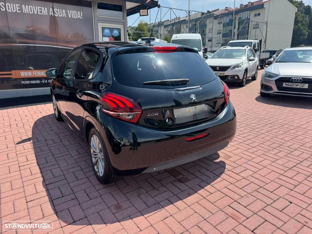 Peugeot 208 - 37