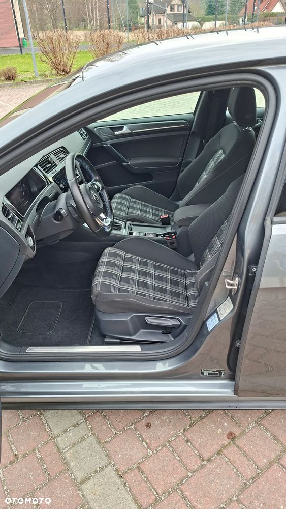 Volkswagen Golf GTD 2.0 TDI SCR DSG - 23