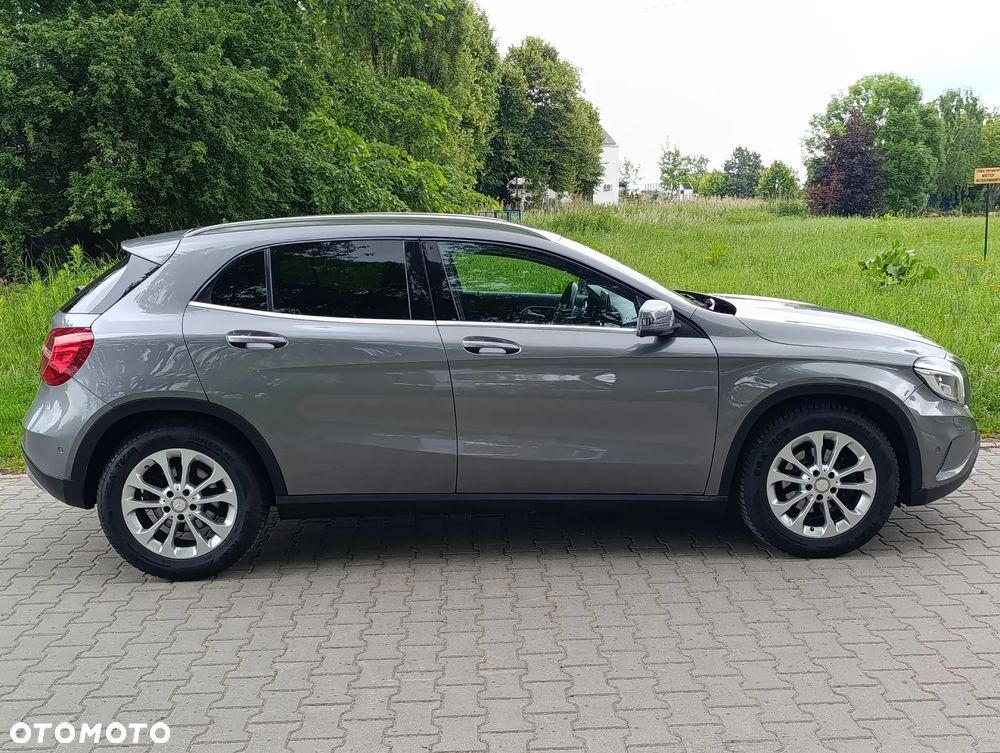 Mercedes-Benz GLA 220 d 4Matic 7G-DCT - 3