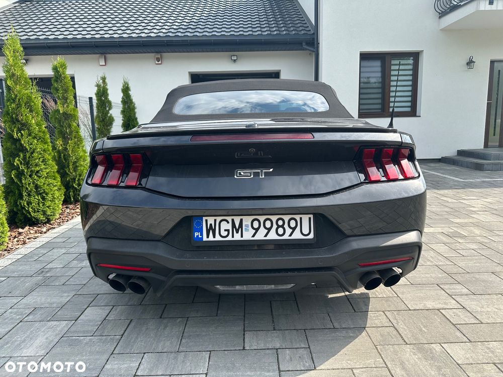 Ford Mustang - 4