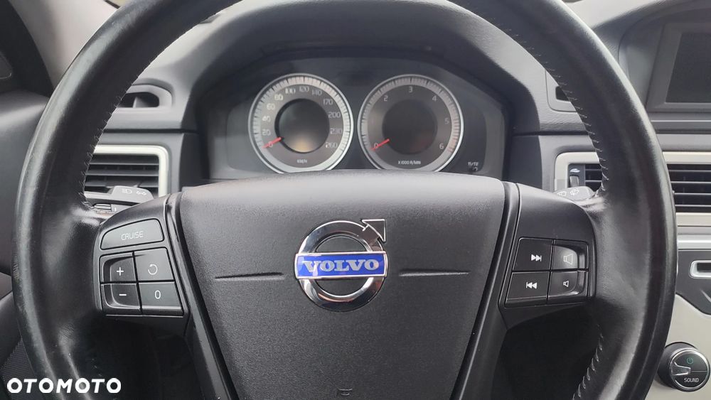 Volvo V70 D5 AWD Kinetic - 32