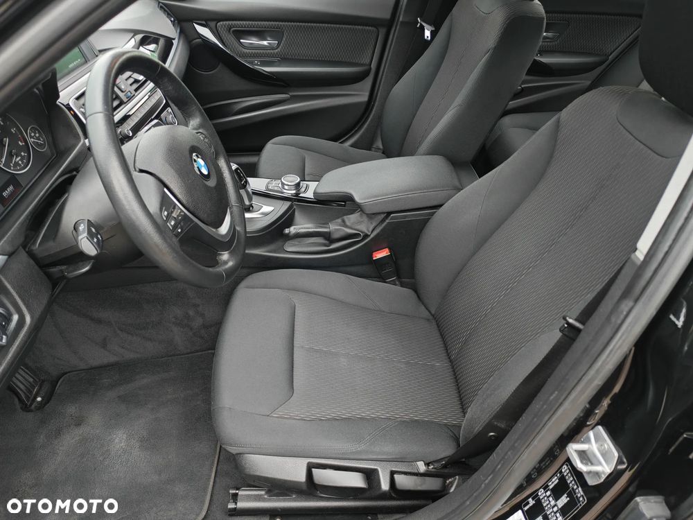 BMW Seria 3 320d Advantage - 25