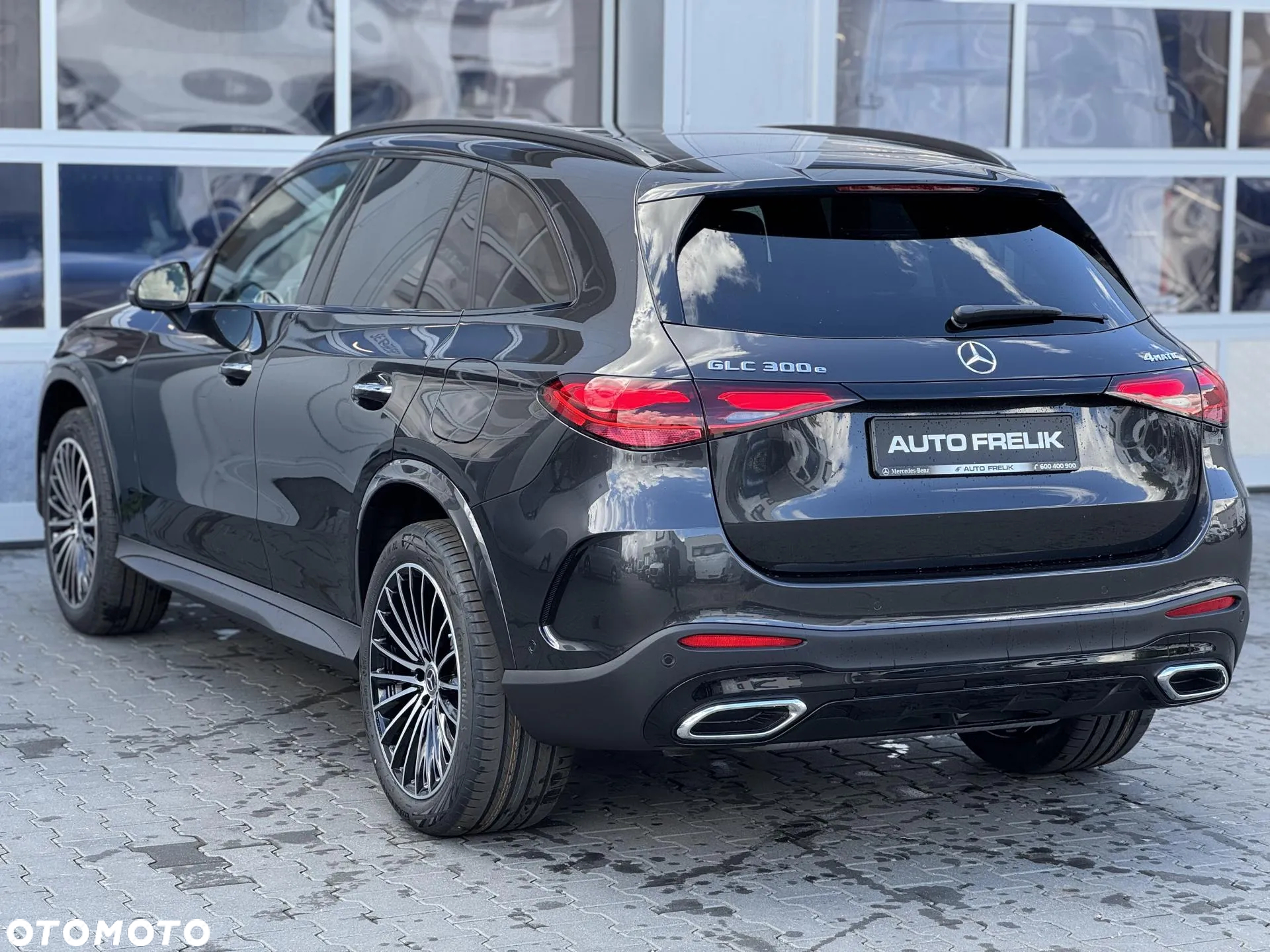 Mercedes-Benz GLC 300 e 4-Matic AMG Line - 11