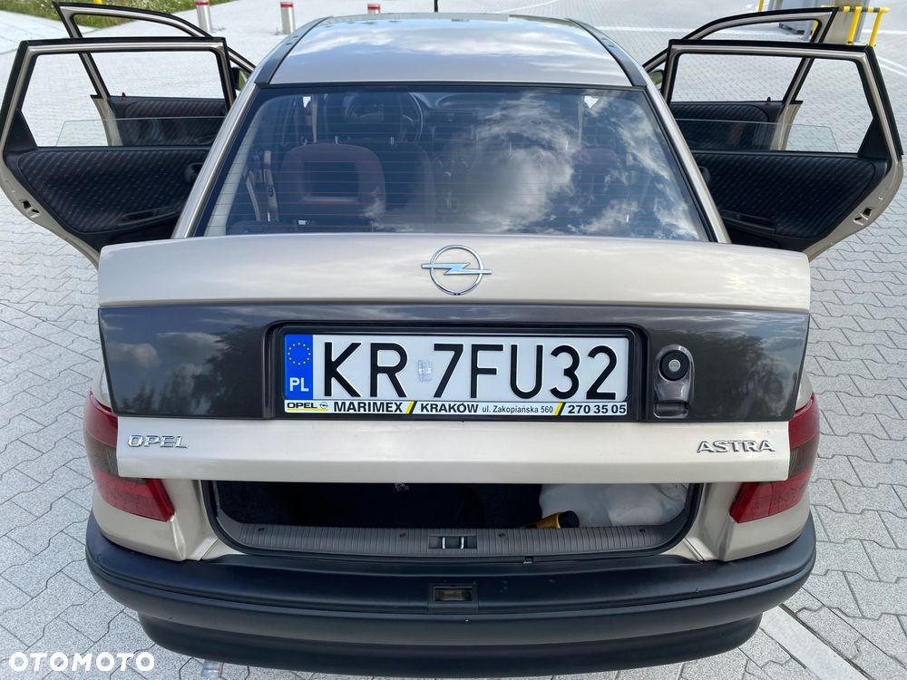 Opel Astra 1.4 GL - 34