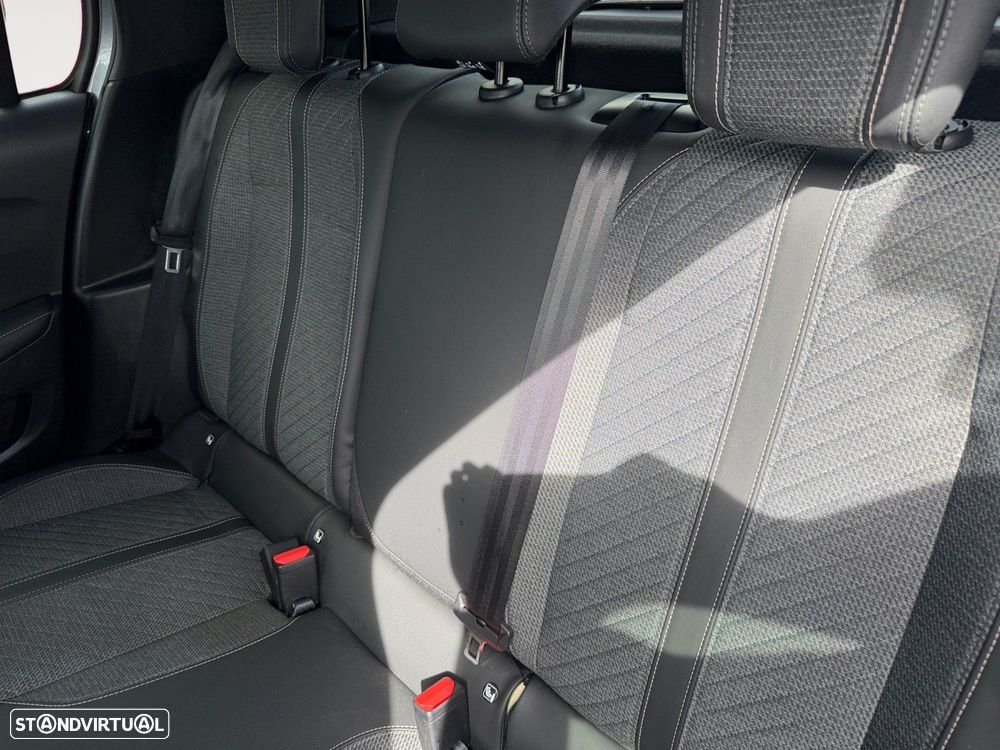 Peugeot 208 1.2 PureTech Allure — fotografia 13
