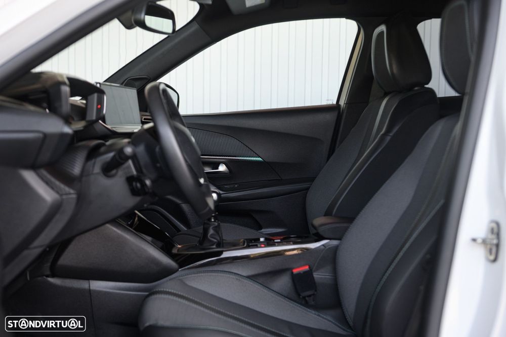 Peugeot 2008 1.2 PureTech Allure Pack - 29