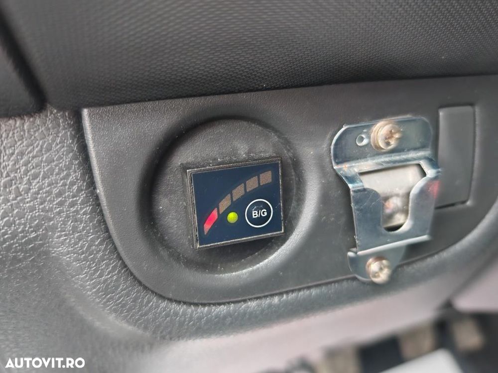 Dacia Logan SCe 75 Ambiance - 11