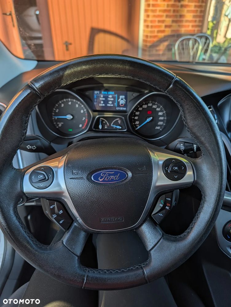 Ford Focus 1.6 EcoBoost Titanium - 11