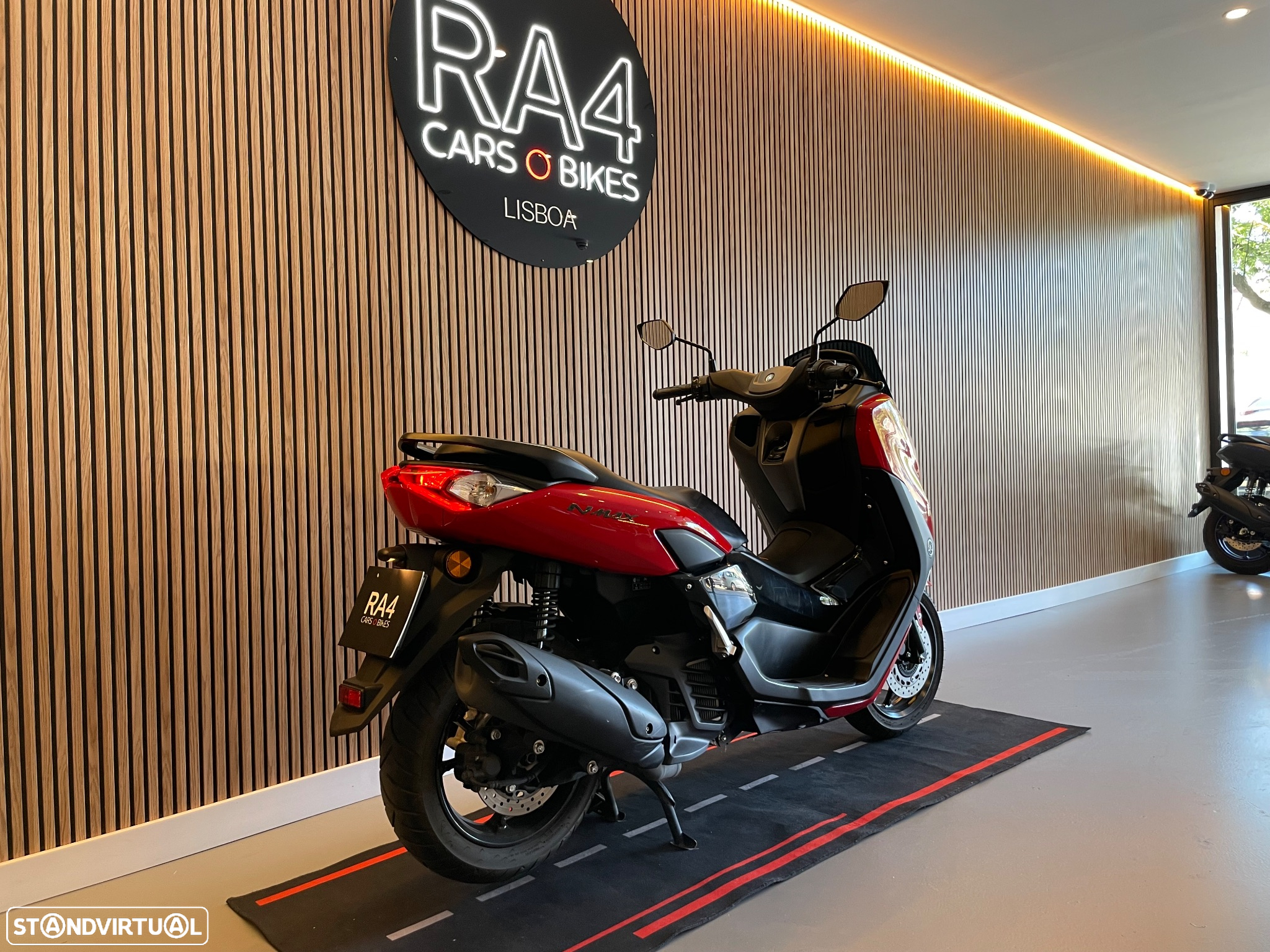 Yamaha NMAX - 4