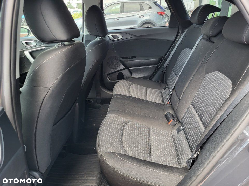 Kia Ceed - 21
